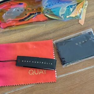 Quay Australia Sunglasses with Multicolor Case